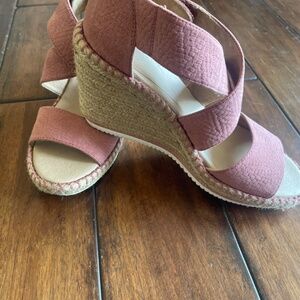 Pink wedges